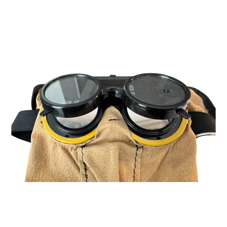 Brillenmaske aus Leder